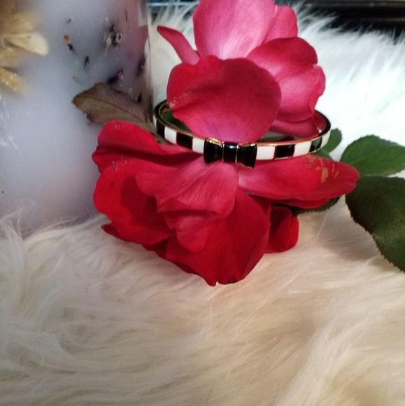 Kate Spade Bow Bangle Bracelet - Picture 1 of 11